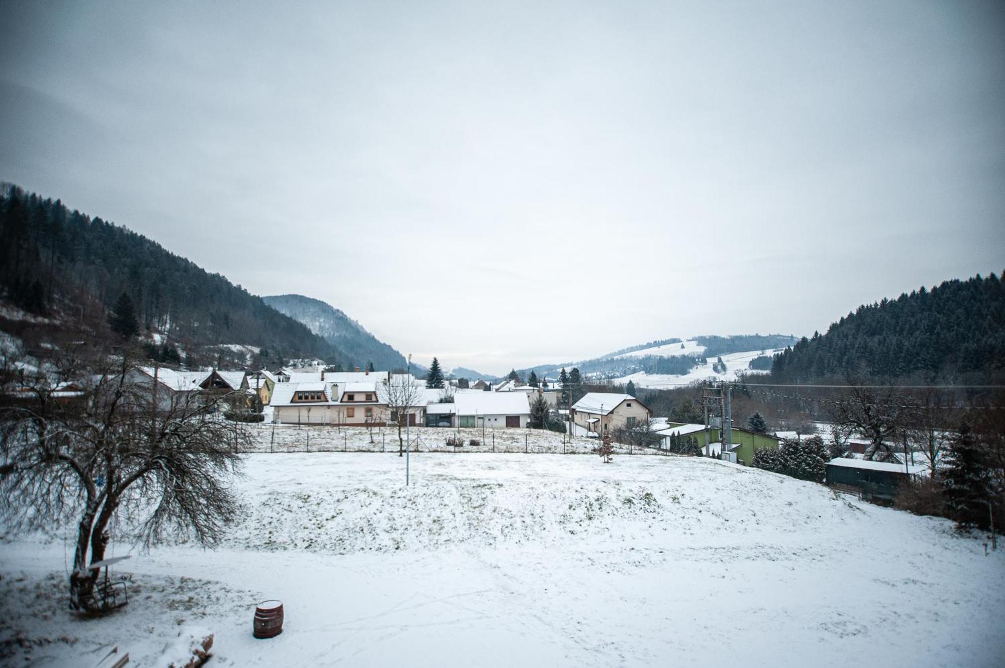 Hostinec pod úbočou Valaská Exteriér fotografie