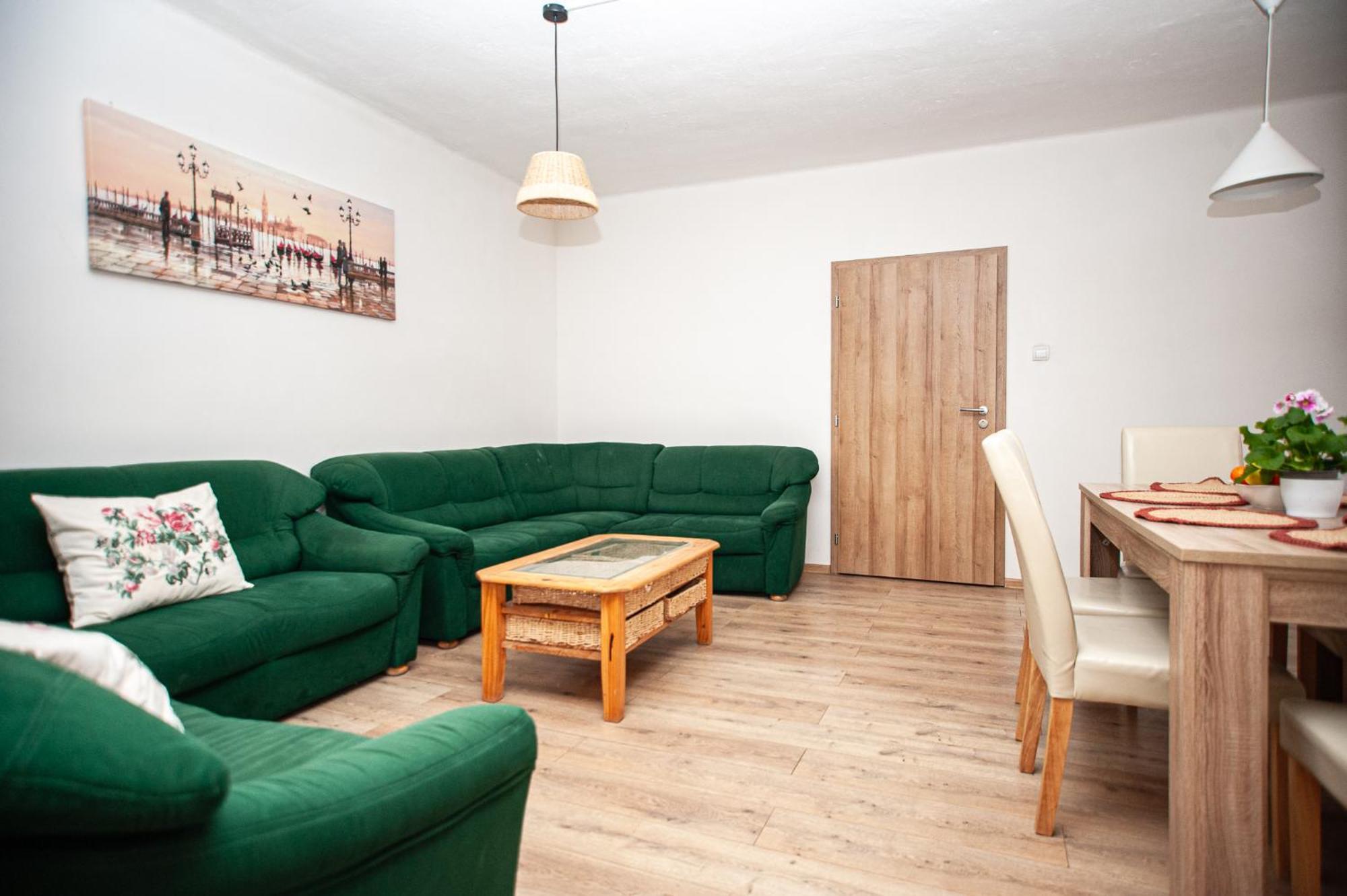 Hostinec pod úbočou Valaská Exteriér fotografie