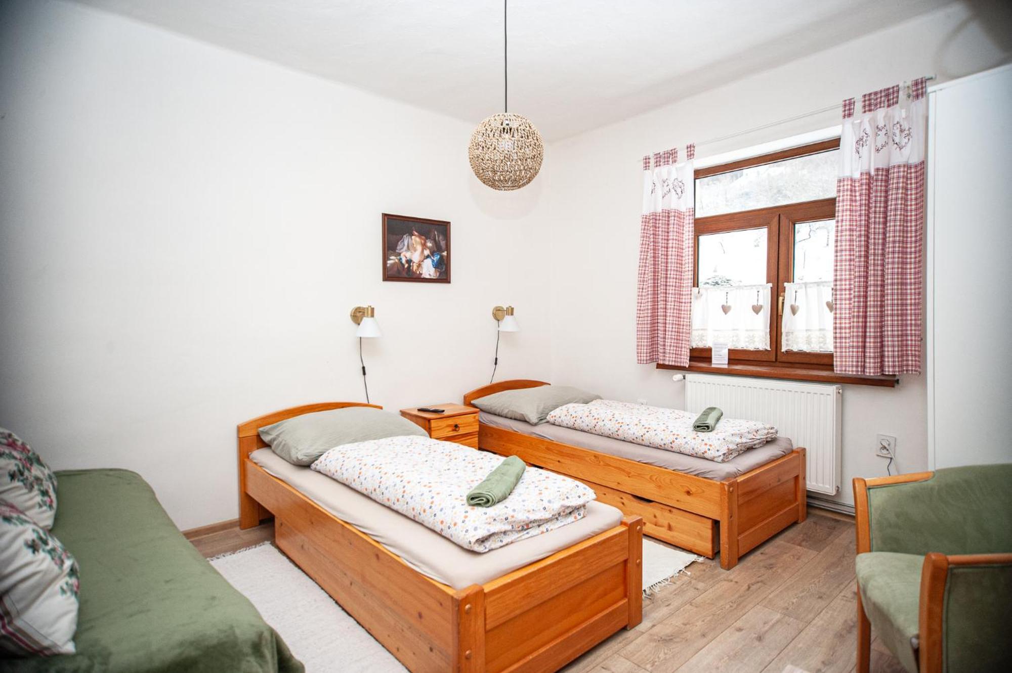 Hostinec pod úbočou Valaská Exteriér fotografie